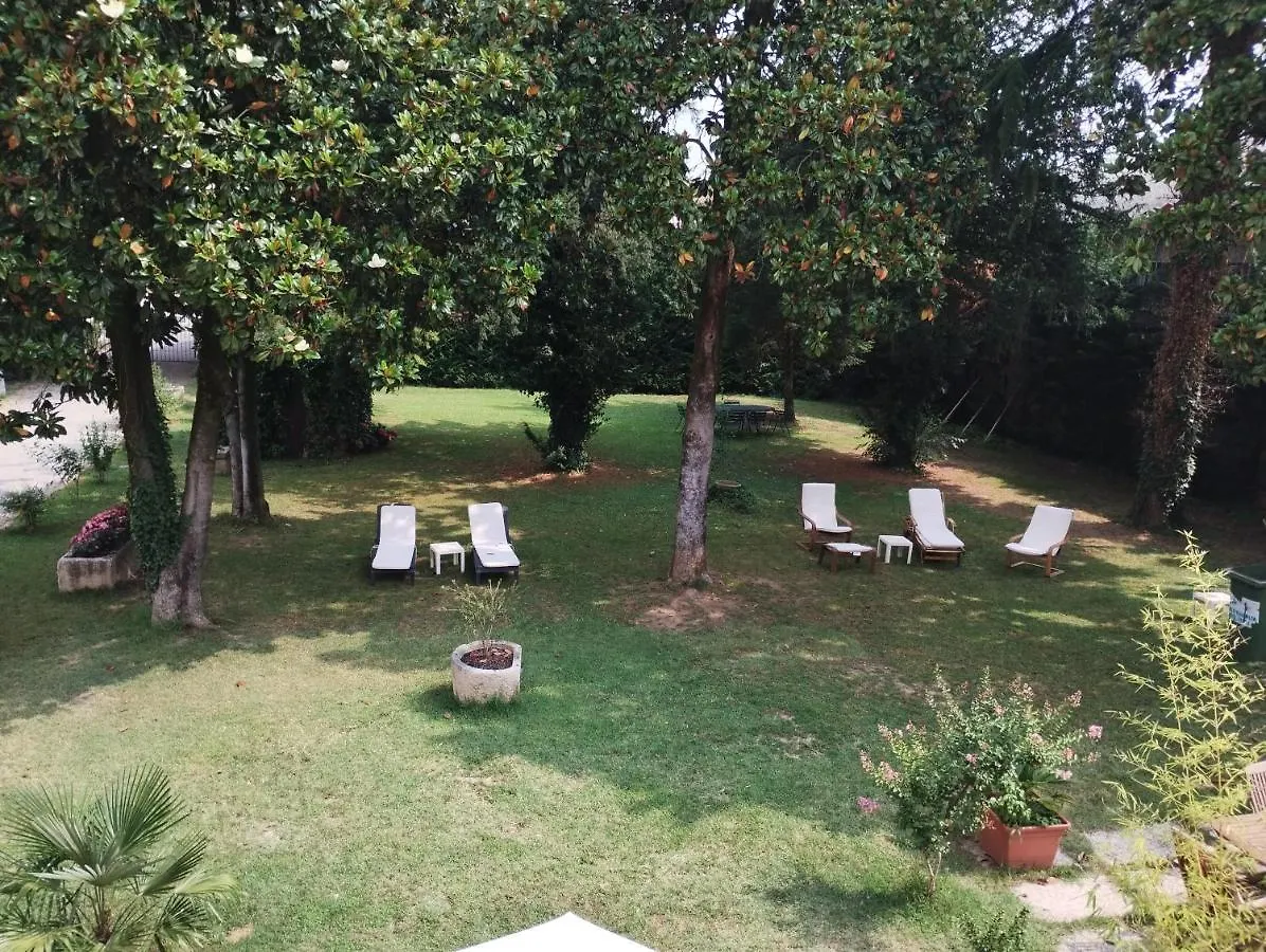 Hotel Residenza La Dimora Imperfetta Salionze 0*,